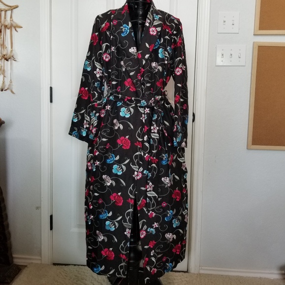 Neiman Marcus Other - Neiman marcus black silk robe floral embroidery  M